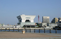 横浜の大桟橋の写真