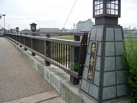 yabashi-michi02s.jpg^q