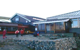 白馬頂上山荘