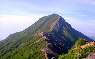 八ヶ岳・赤岳と中腹の天望荘