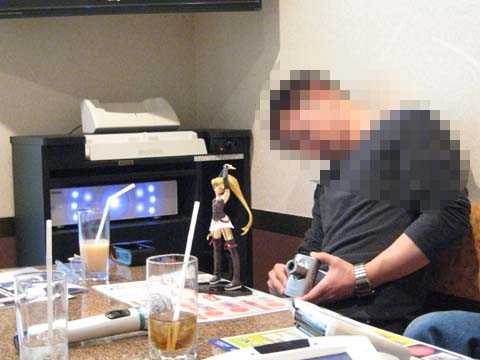 ペ○フィギュアの撮影をするほ○さん