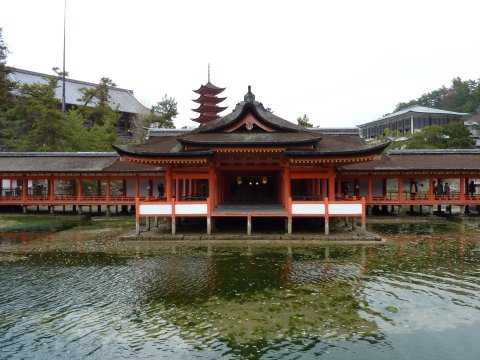 厳島神社本殿