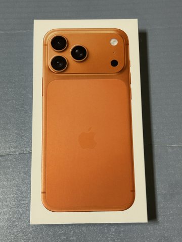 iPhone 17 Pro Max のパッケージ