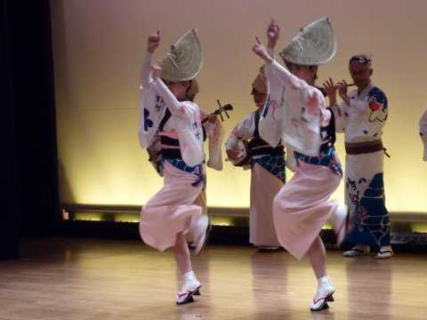 阿波踊りの実演