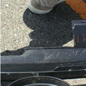 �O�������H������H