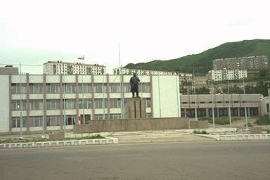 ���[�j����