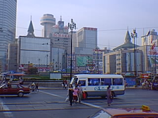 �����L��