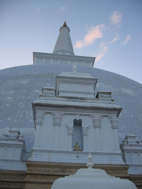 srilanka-stupa