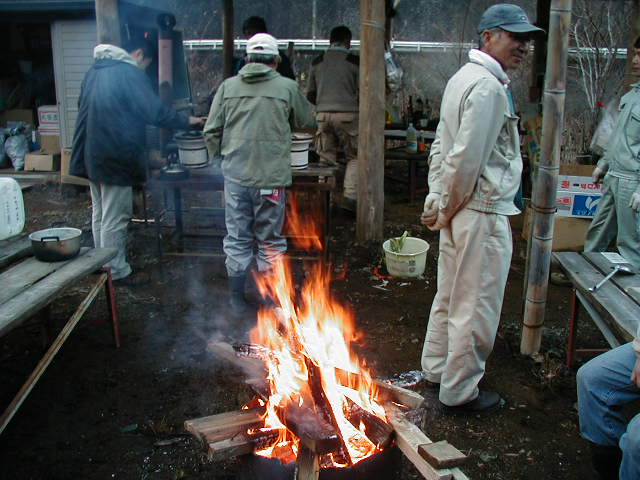 �΂ɂ�����l�X