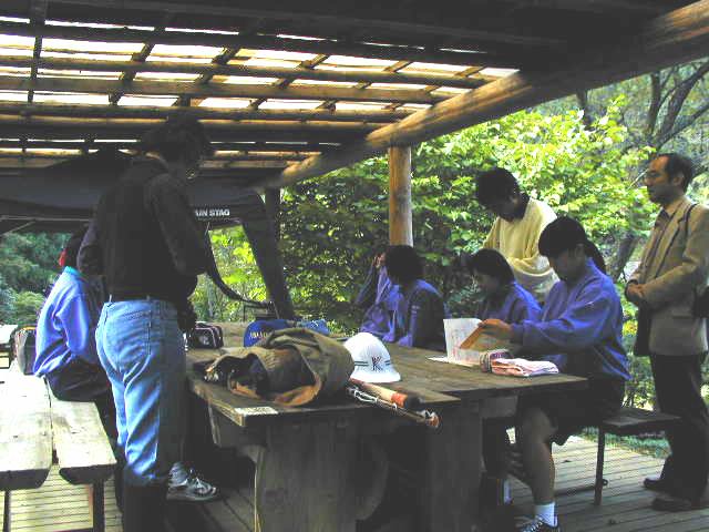 �݂�ȂŘb������