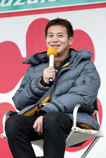 �y�j����F�|���̃��|�[�^�[��