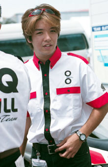 �s�b�g���ɍs���ƂȂ�ƁA����@�z���_�̕��c�@�Y�ꂪ�I�`�[���X�^�b�t�Ƒł����킹�H