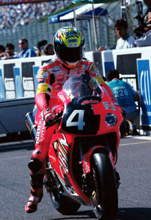 �e�[���X�^�b�t�̐������󂯃X�^�[�g�I