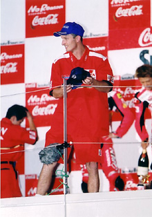 �ϋq�ɉ����֓������炢���H�Ƃ��ǂ����|�[�Y<BR>