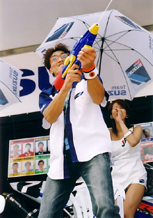 �Ɠ��R�I���S�C�𔭖C������@���I