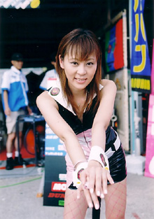 ���N�̓s���N�ƍ��̃R�X�`���[����MOJO