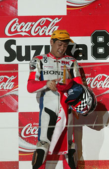 �\����������