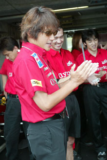 �ߓ��ē̉����Ńt�@���̊F����