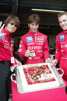 �����ăv���X�����ɎB�e�^�C���I