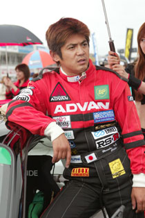 <FONT class="mn" size="3">�\�I�T�Ԏ��ADVAN PORSCHE�ʐ^��</FONT><FONT size="3">�D</FONT>