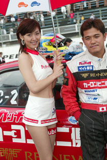 �����ē�����<FONT color="#000000" size="3">�J�b�`���I�̃L����<BR>�M�����A</FONT>�������q����B