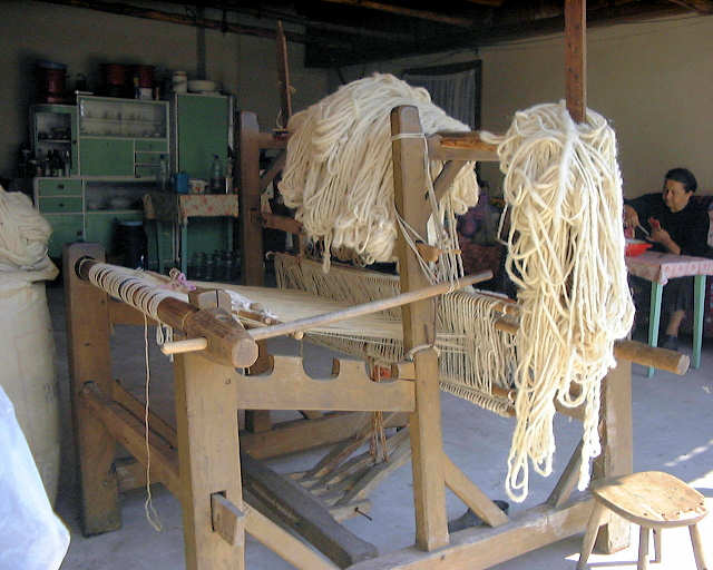 サプンツァ村の羊毛の「チェルジ（織物）」