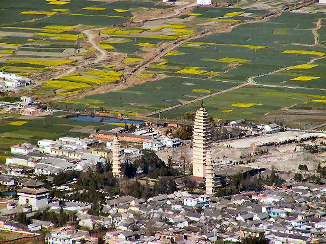 春爛漫の大理古城