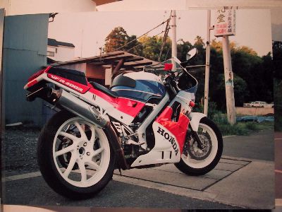 VFR400R