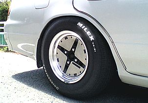 tire.jpg (16578 bytes)