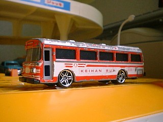 bus.jpg (22059 bytes)