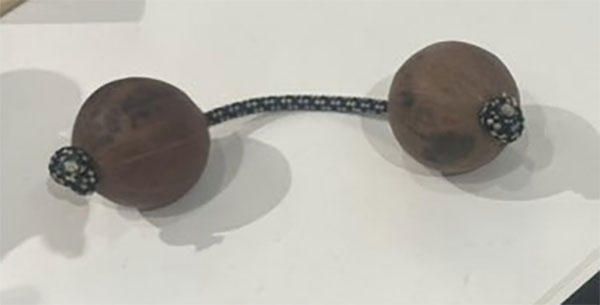 p`J