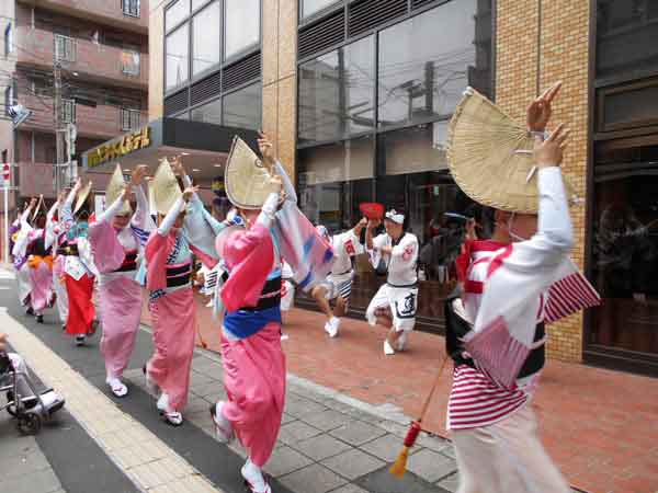 阿波踊り