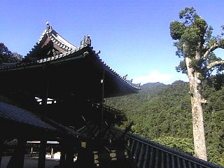 長谷寺の鐘楼 奈良県桜井市