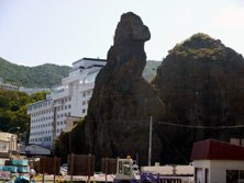 ゴジラ岩