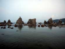 橋杭岩