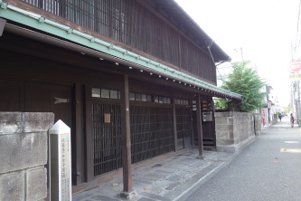 ĉi{qj