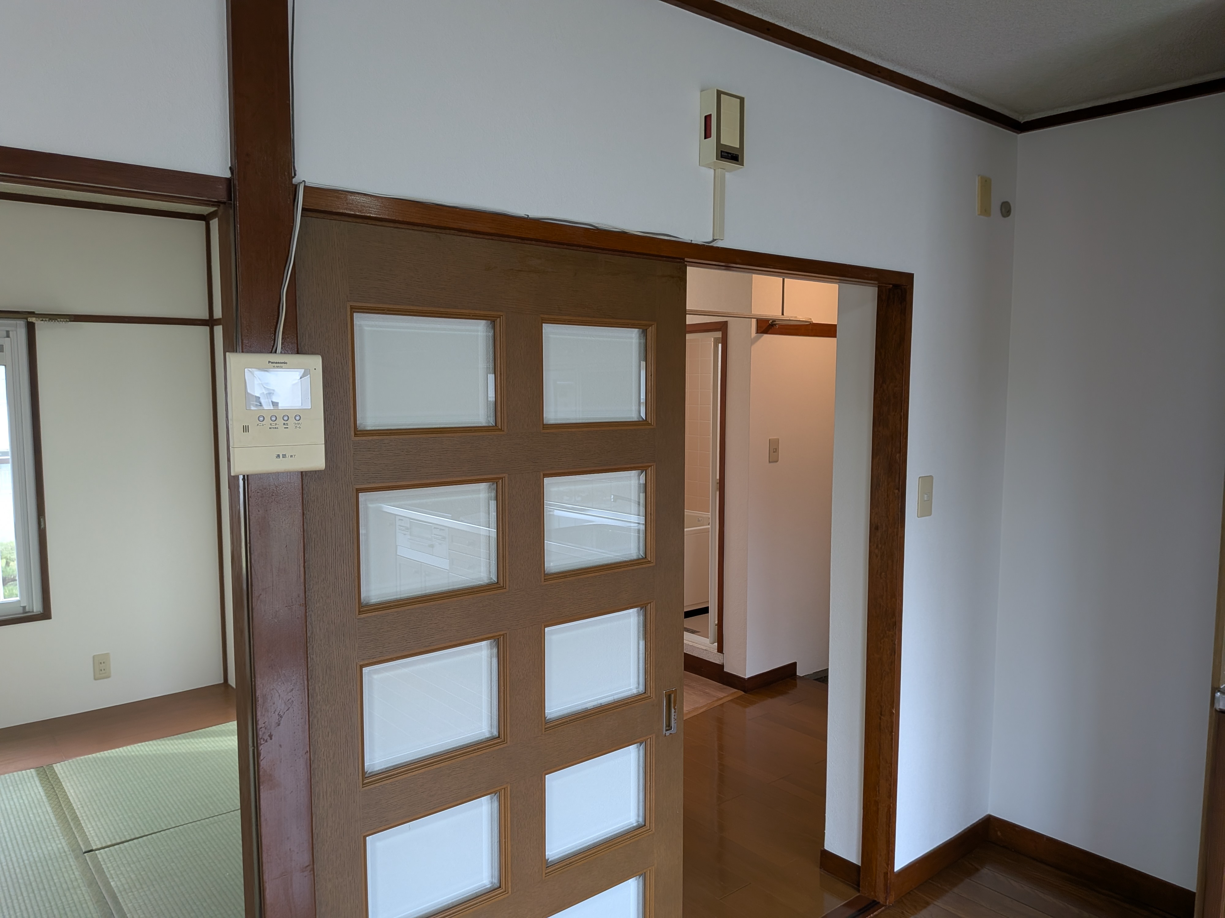 洋室・キッチン全景