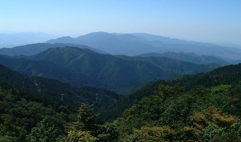 紀泉の山並み