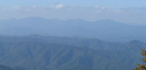 大江山連峰を望む
