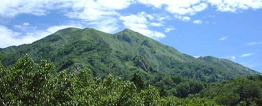 六本檜付近からの三ノ峰