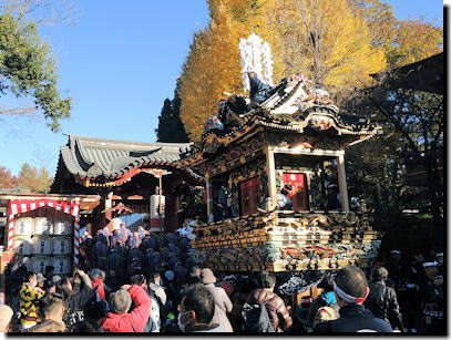 中近笠鉾（秩父神社境内)