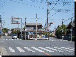 下郷（左）と宮地（右）の街並み