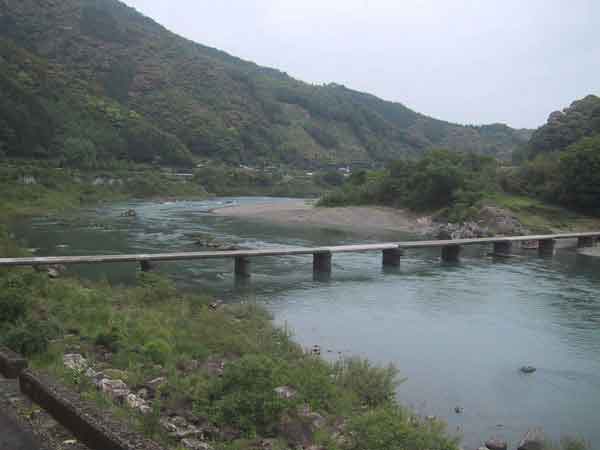 長生沈下橋