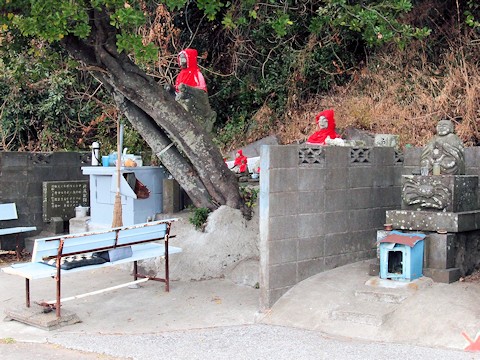 かに供養地蔵の位置 臼杵