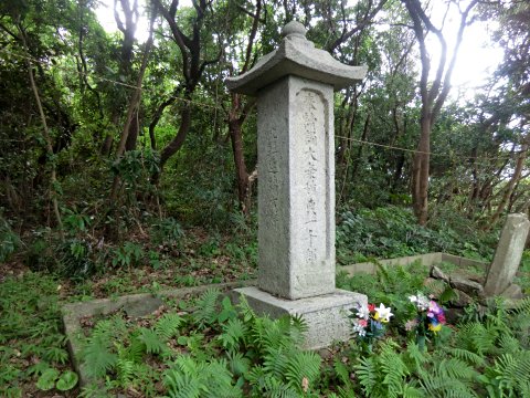 恵比須浦の鯨供養塔