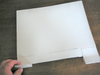 表側に厚紙を１枚プラスして貼ります