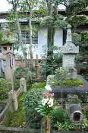 義仲寺　芭蕉の墓所