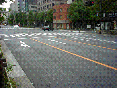 交差点手前の車両通行帯通行区分違反